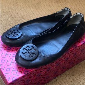 Black leather Tory Burch ballet flats